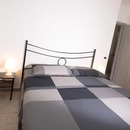 Delightful Close To The Center Apartment *