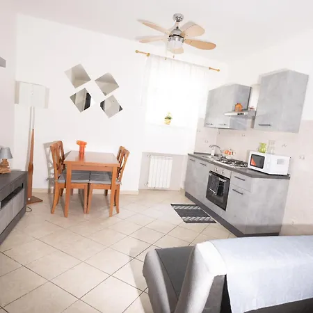 Apartment Delightful Close To The Center Lido di Ostia